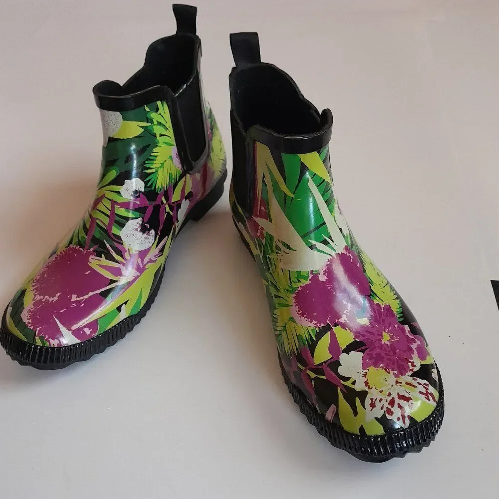 Cougar Women’s Multicolor Ankle High Rain Boot Size 8